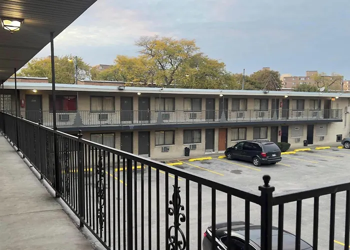 By Oyo I-90 Motel Chicago