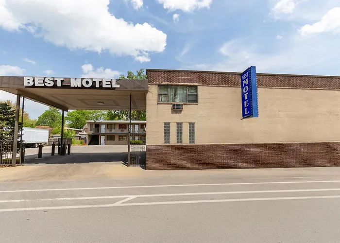 By Oyo I-90 Motel 2*