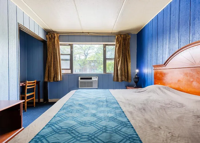By Oyo I-90 Motel 2*