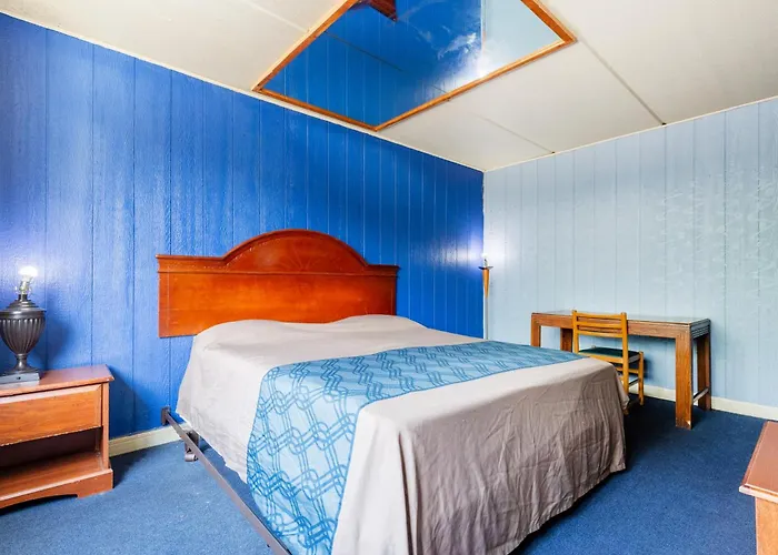 By Oyo I-90 Motel 2*